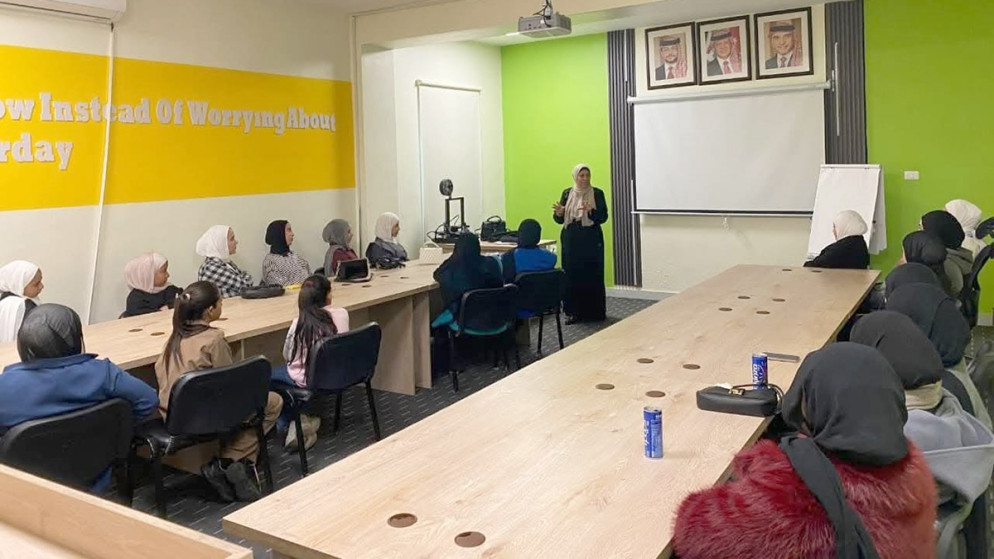 المفرق تطلق برامج تدريبية جديدة لتنمية مهارات الشباب