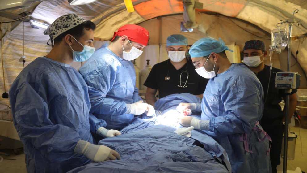نجاح عملية جراحية دقيقة في المستشفى الميداني الأردني جنوب غزة
