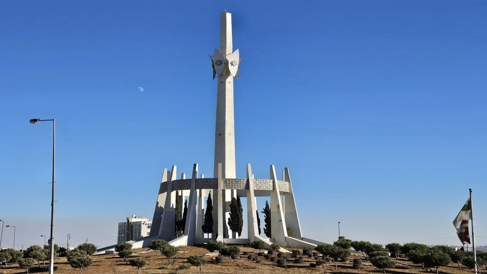 أمانة عمان تبدأ إزالة دوار جامعة العلوم التطبيقية لتحسين السلامة المرورية