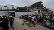 فلسطينيون يحتفلون بعيد الأضحى على أنقاض المساجد في غزة